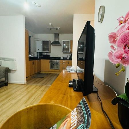 Fabulous 1Bed 1Bath Ground Floor Shared Accommodation ,Only Double Room EDI Exterior photo
