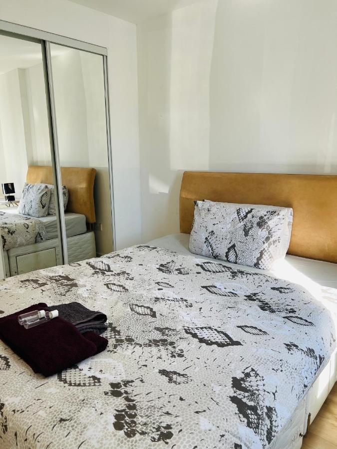 Fabulous 1Bed 1Bath Ground Floor Shared Accommodation ,Only Double Room EDI Exterior photo
