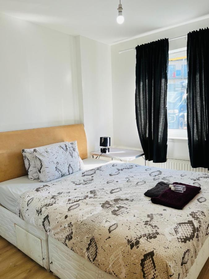Fabulous 1Bed 1Bath Ground Floor Shared Accommodation ,Only Double Room EDI Exterior photo