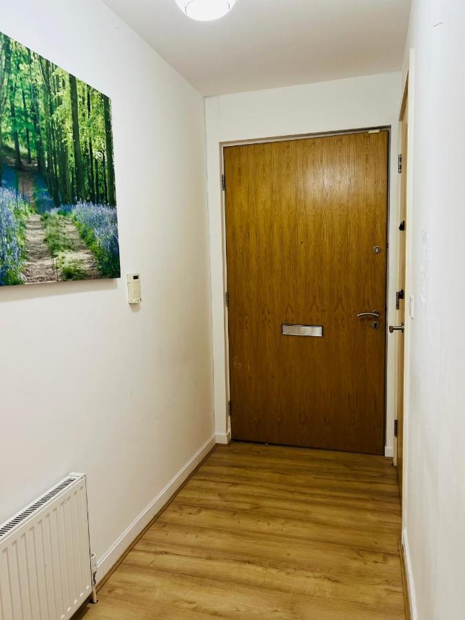 Fabulous 1Bed 1Bath Ground Floor Shared Accommodation ,Only Double Room EDI Exterior photo