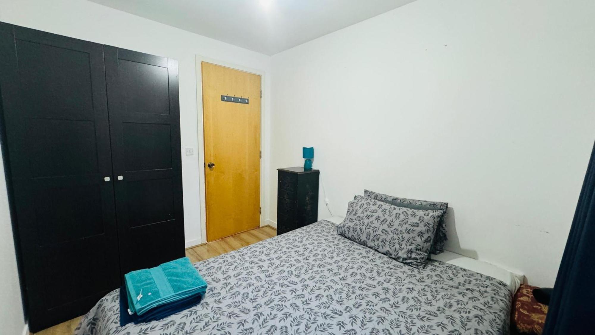 Fabulous 1Bed 1Bath Ground Floor Shared Accommodation ,Only Double Room EDI Exterior photo